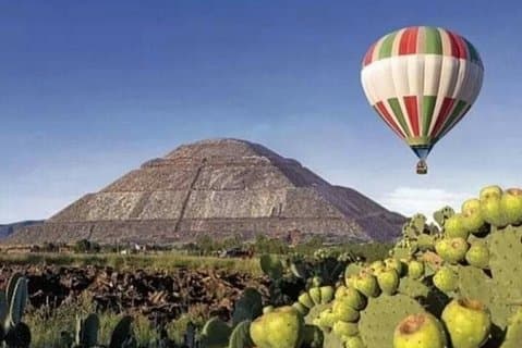Teotihuacan: Ballongfärd i soluppgången med frukost, pyramider och mezcal