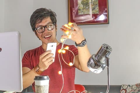 スマートフォンを使ったクリエイティブなアイデア-仮想訪問(自宅から)