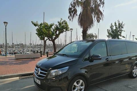 Privater Transfer vom Flughafen Barcelona nach Sitges