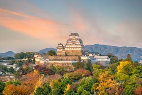 Private Romantic Walking Tour In Himeji