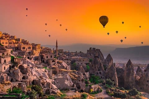 Per gli incrociatori: tour di Istanbul e della Cappadocia - Safari in cammello, giro in mongolfiera