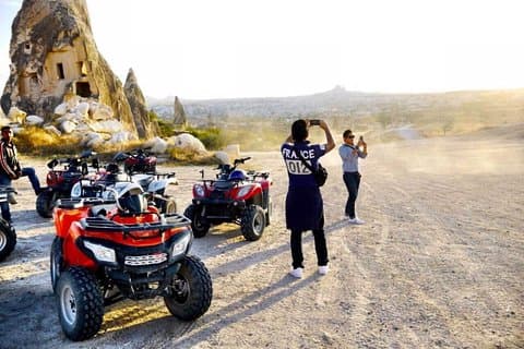 Per gli incrociatori: viaggio a Istanbul e in Cappadocia, incluso giro in mongolfiera, safari in cammello
