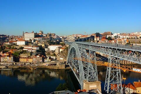 Privat ENVÄGS ankomst ELLER avgångstransfer från/till Porto AIRPORT - CITY