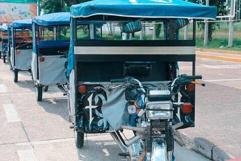 Trasferimento aeroportuale privato a Iquitos in Tuk Tuk