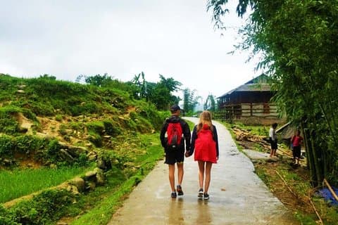 2 days trekking the Hidden trail to a village of Red Dao