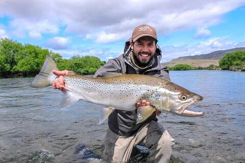 ¡Excursión de medio día de pesca con mosca a Bariloche!
