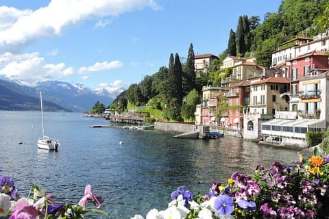 Private Day Trip to Lake Como from Milan with a local