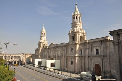 Tour privado de medio día por la ciudad de Arequipa, incluido el monasterio de Santa Catalina