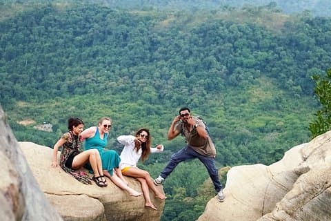 Sri Lanka 11 Nights -12 Days Luxury Guided Tour by Mini-Coach