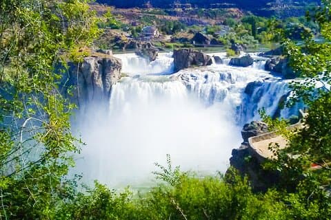 Guided Half-Day Tour to Dierkes Lake & Shoshone Falls