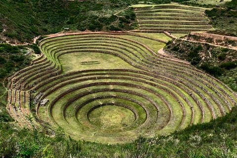 Sacred Valley Tour Pisac, Maras, Moray & Ollantaytambo und Machu Picchu 2 Tage