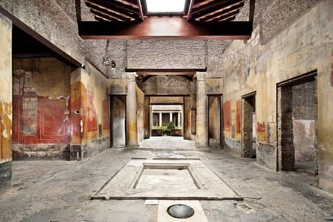Small-Group Tour in Pompeii with a Real Archeologist, ticket included