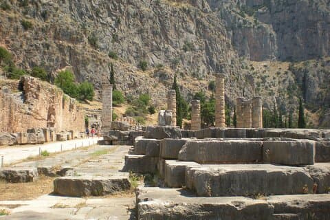 DELPHI Private day Tour (up to 15 travelers in a luxurious Mercedes Minibus)