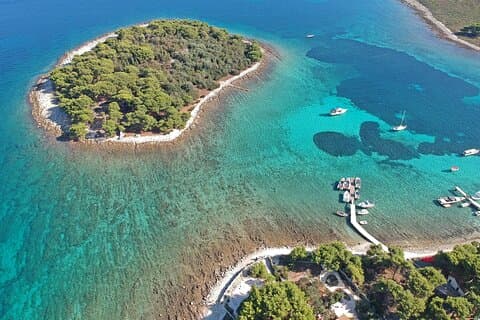 Excursão de lancha de meio dia para três ilhas saindo de Trogir