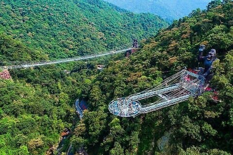 Gulong Gorge Glass Bridge en ondergrondse riviergrot privérondleiding