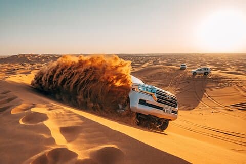 Safari mattutino nel deserto delle dune rosse a Dubai con giro in cammello e imbarco sulla sabbia