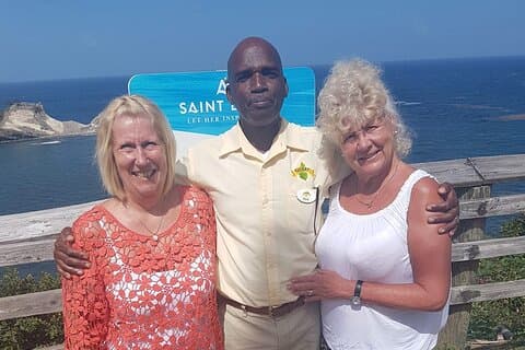 Roundtrip Transfer from UVF Airport to Resorts in Gros Islet (Groups of 4 Plus)