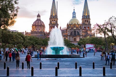 Mexiko-Stadt nach Guadalajara - Privater Transfer mit optionaler Besichtigung