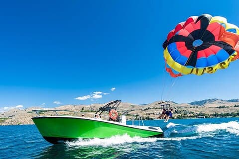 Parasailing vattenaktivitet.. (full adrenalin)