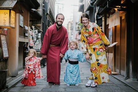 Experiencia de sesión de fotos privada en Kioto con un fotógrafo profesional