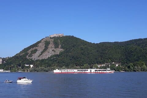 Budapest Danube Bend Ganztagestour mit Mittagessen