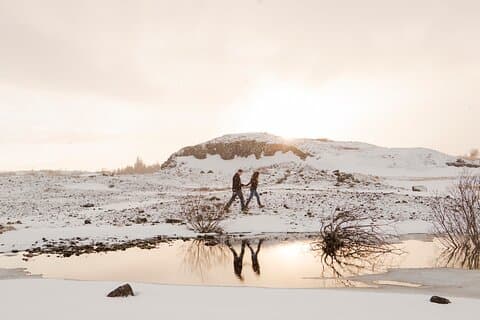 Sessione di fotografia di vacanze private con fotografo locale a Reykjavik