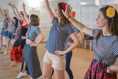 セビリアでフラメンコを90分で学ぶ - Gift flower