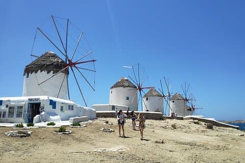 Private Walking Tour in Mykonos Town & Secluded Beach Picnic