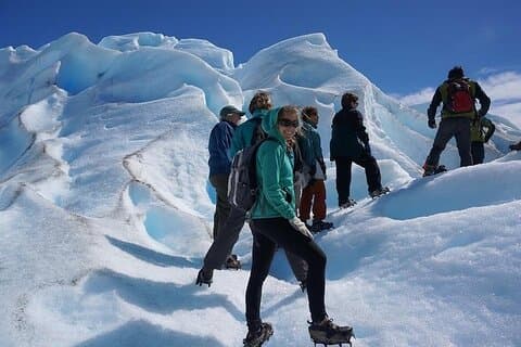 Trekking on Perito Moreno with walkways and transfer