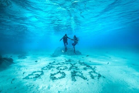Pack Love - romantisk dykking i lagunen av Bora Bora