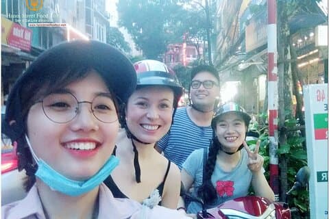 Hanoi Old Quarter sightseeing & streetfood eten op de motor