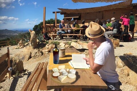 Autentica esperienza in fattoria all'Elba con cena, vino e vista sul mare