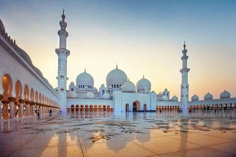 Private Half-Day Tour To Sheikh Zayed Grand Mosque & Louvre Museum in Abu Dhabi