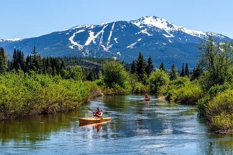 Excursión autoguiada en canoa y kayak por el río de los sueños dorados