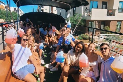 Feestbustour zonder dak in het centrum van Austin