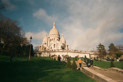 Ganztägige Montmartre-Tour mit Bootsfahrt auf der Seine und Shopping