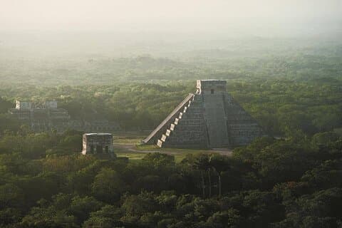 Erstaunliche Stadtrundfahrt durch Chichen Itza und Valladolid