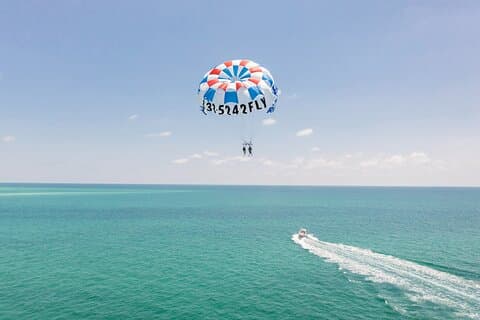 Parasailing Adventure in Bradenton Beach & Anna Maria Island, Flórida