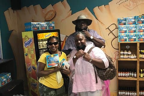 Nassau Shuttle Beach and Sightseeing Tour
