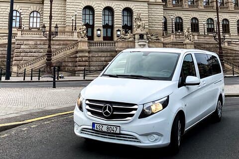 Fra Prag til Budapest - Privat overførsel med MINIVAN Mercedes Vito 8+1pax