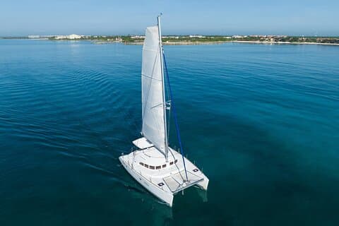 8H 38' Catamaran All-Incl. to Cozumel in Tulum & Playa del Carmen