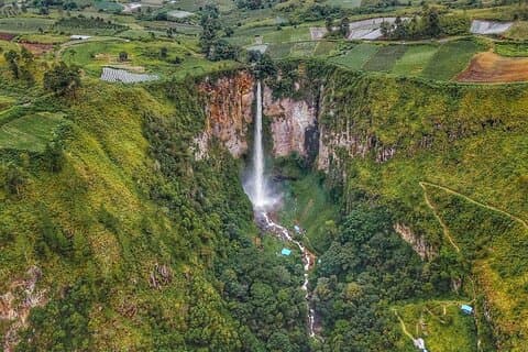 Private Tour: Karo Highlands and Lake Toba from Medan