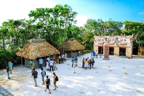 マヤの文化と歴史、人里離れた島、マヤ キーの動物保護センター