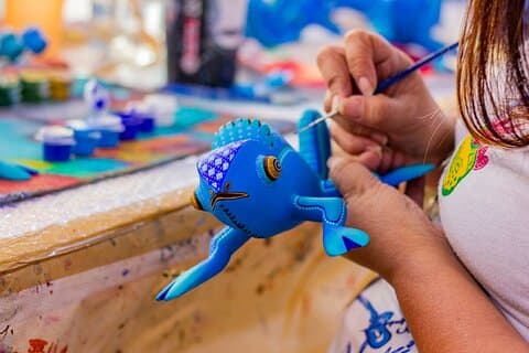 Experiencia cultural, pinta tu figura Alebrije