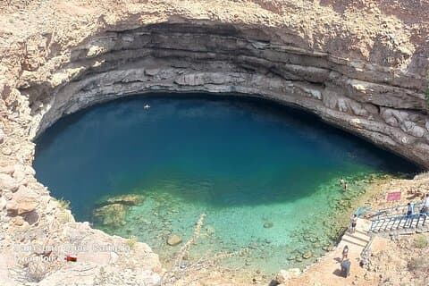 Día completo en WadiShab y Sinkhole (Valle de Shab)