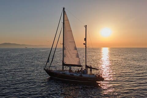 Barcelona Segeltur med grill på en segelbåt