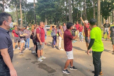 oplev uden for den slagne vej by Tours med universitetsstuderende