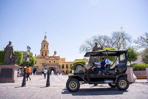 Queretaro: Byrundtur i klassisk Ford T-køretøj