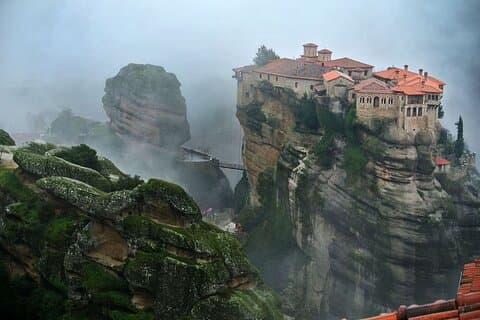 Excursão turística privada de 2 dias em Delfi e Meteora