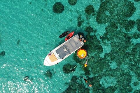 Excursion privée demi-journée et snorkeling aux îles Dimaniyat